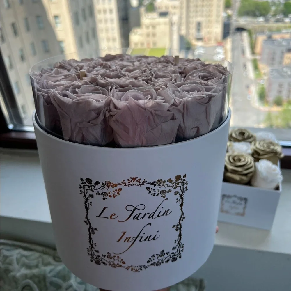 Infinity Roses - Picture 4 of 6